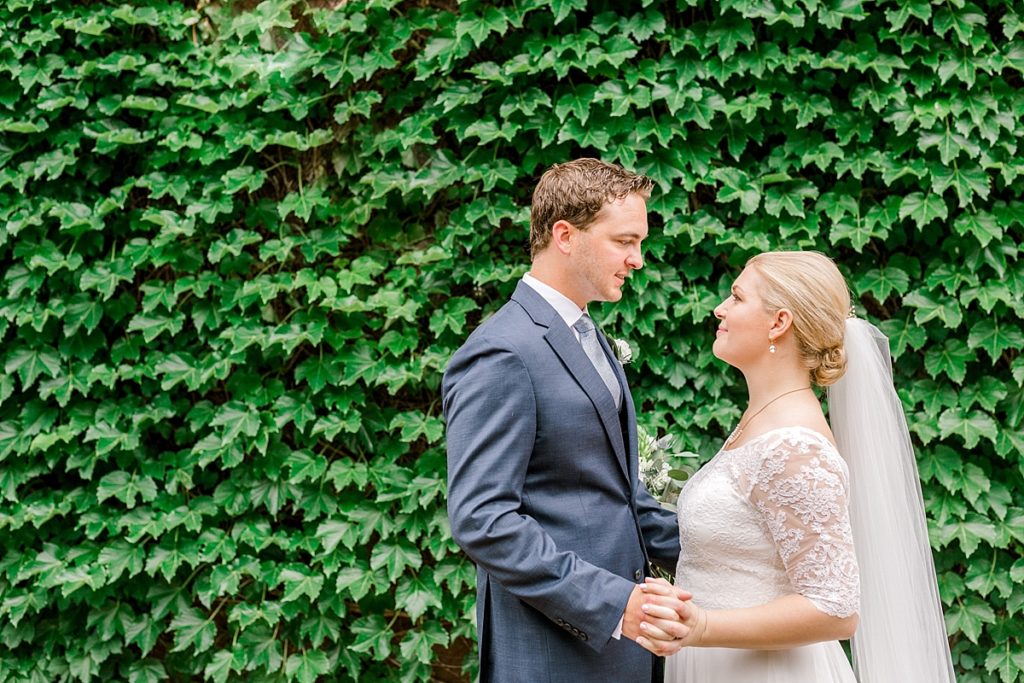 First look portraits at ourtyard marriott downtown minneapolis wedding day